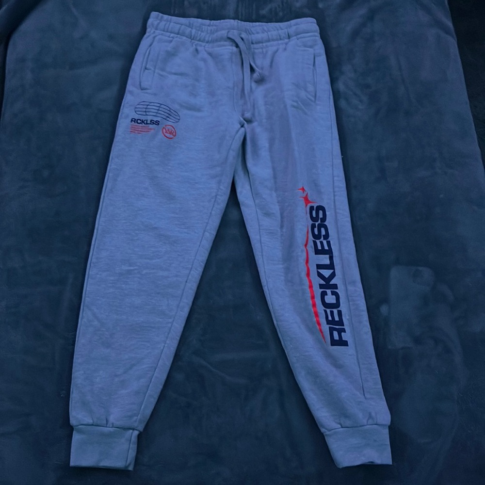 Young and reckless grey sweatpants